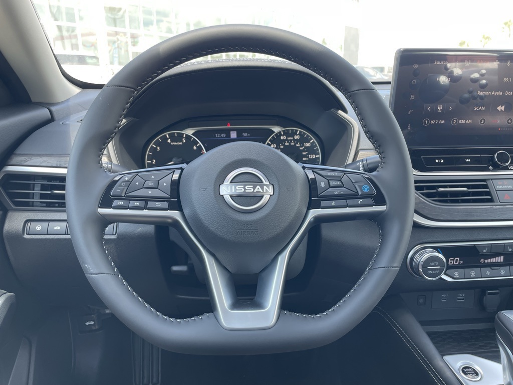 2025 Nissan Altima SV photo 8