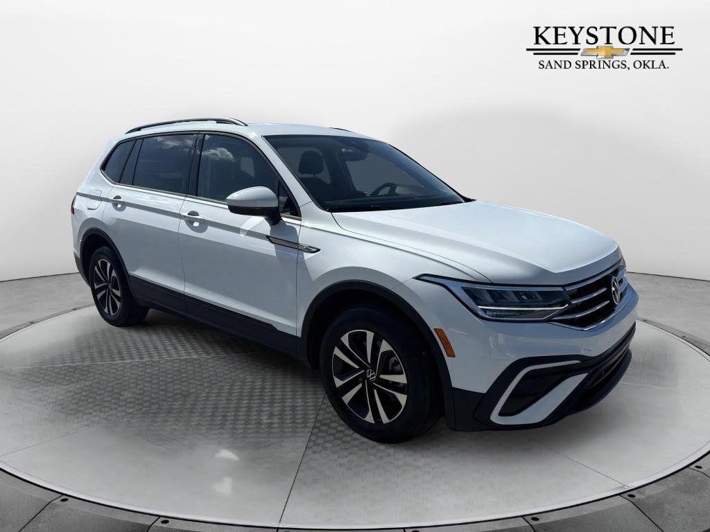2024 Volkswagen Tiguan S's photo