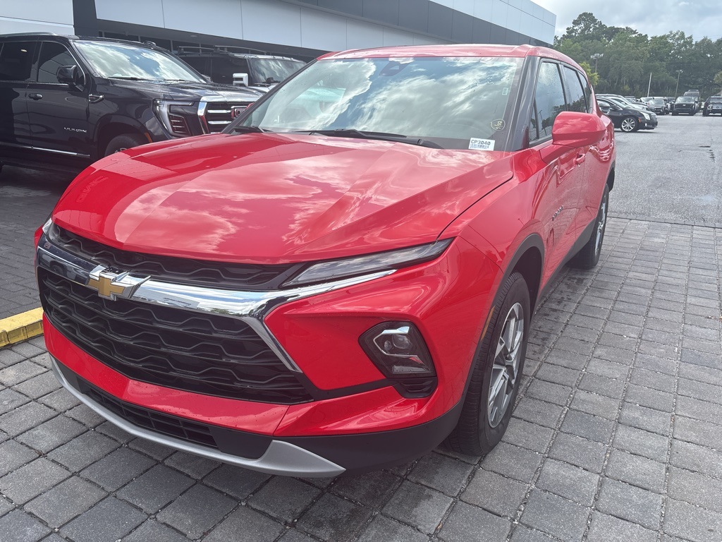 2023 Chevrolet Blazer 2LT photo 2