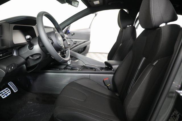 2025 Hyundai Elantra SEL Sport photo 15
