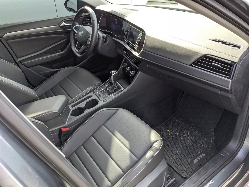 2024 Volkswagen Jetta SE photo 9