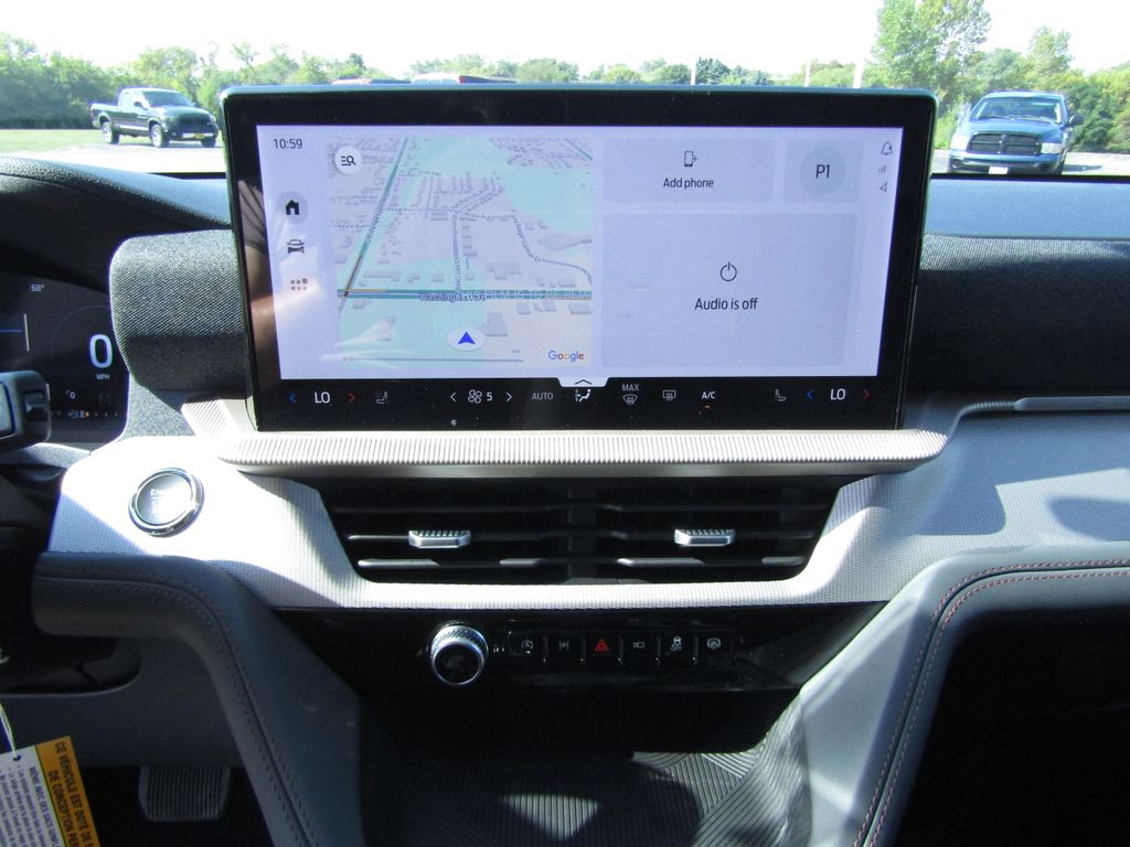 2025 Ford Explorer photo 23