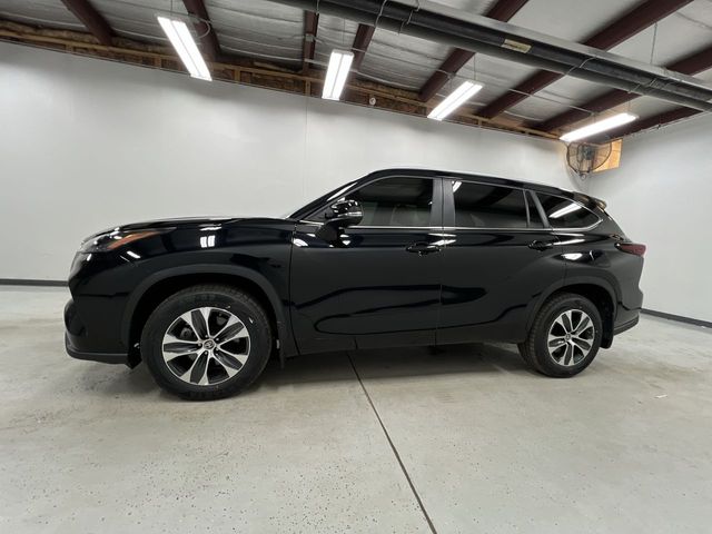 2024 Toyota Highlander XLE photo 4