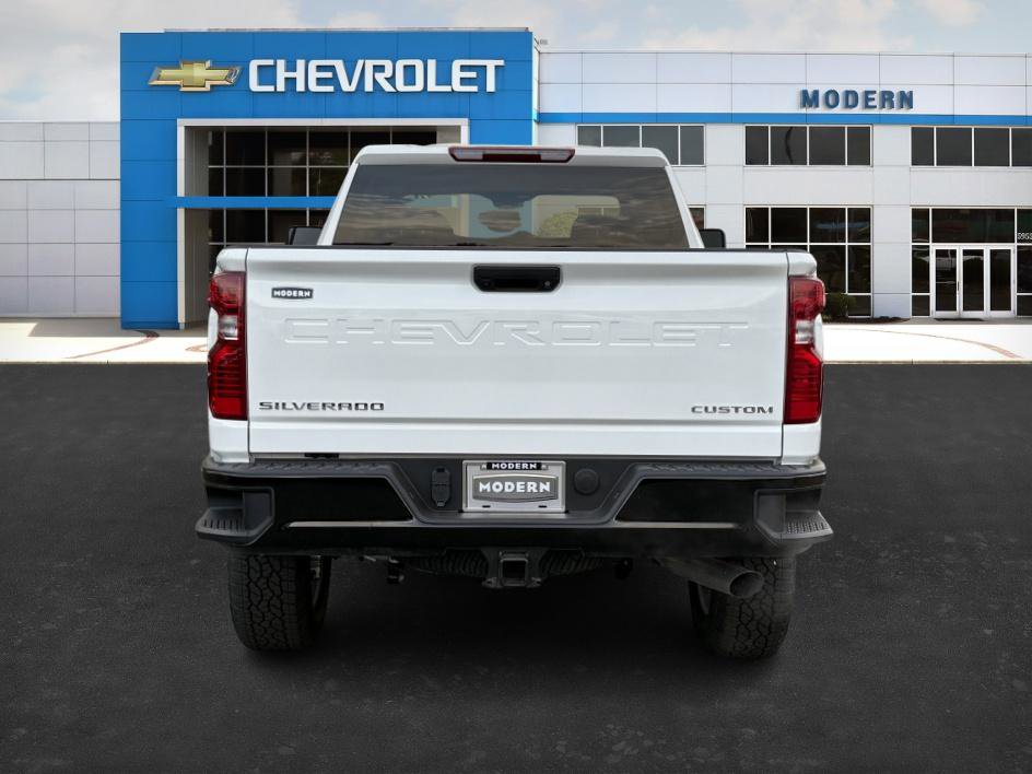 2026 Chevrolet Silverado 2500HD Custom photo 4