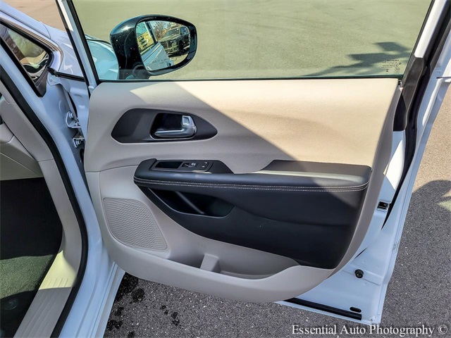 2024 CHRYSLER PACIFICA - Image 32