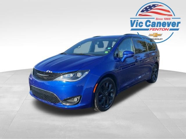 2019 Chrysler Pacifica Limited's photo