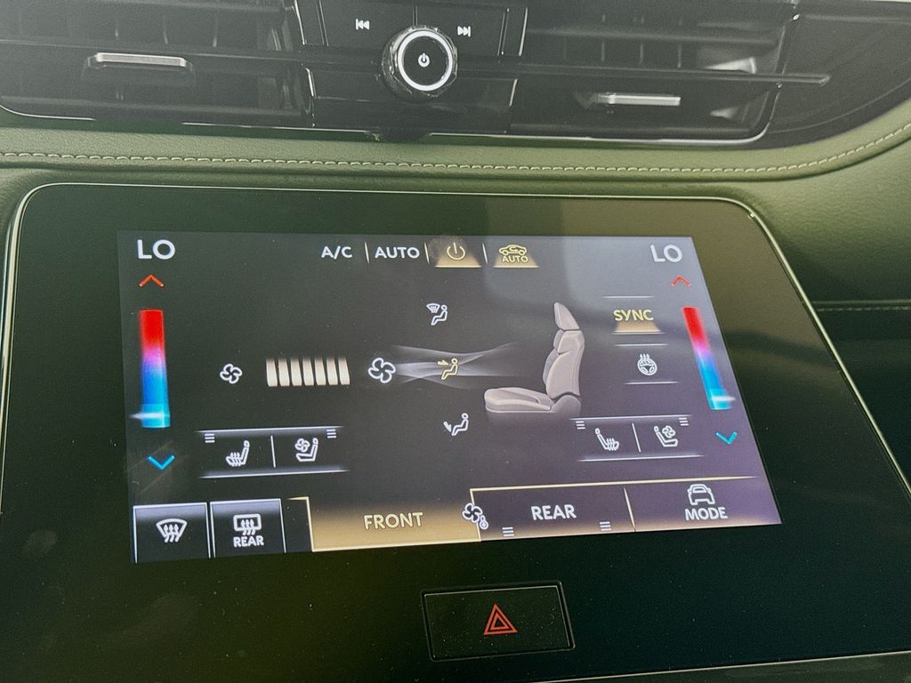 2025 Infiniti QX80 Luxe photo 16