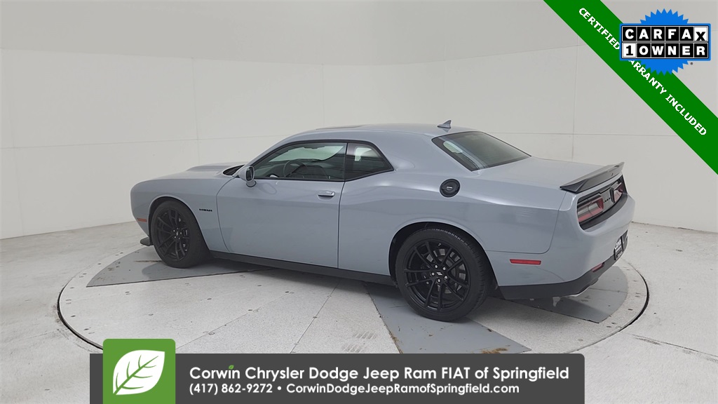 2022 Dodge Challenger R/T photo 9