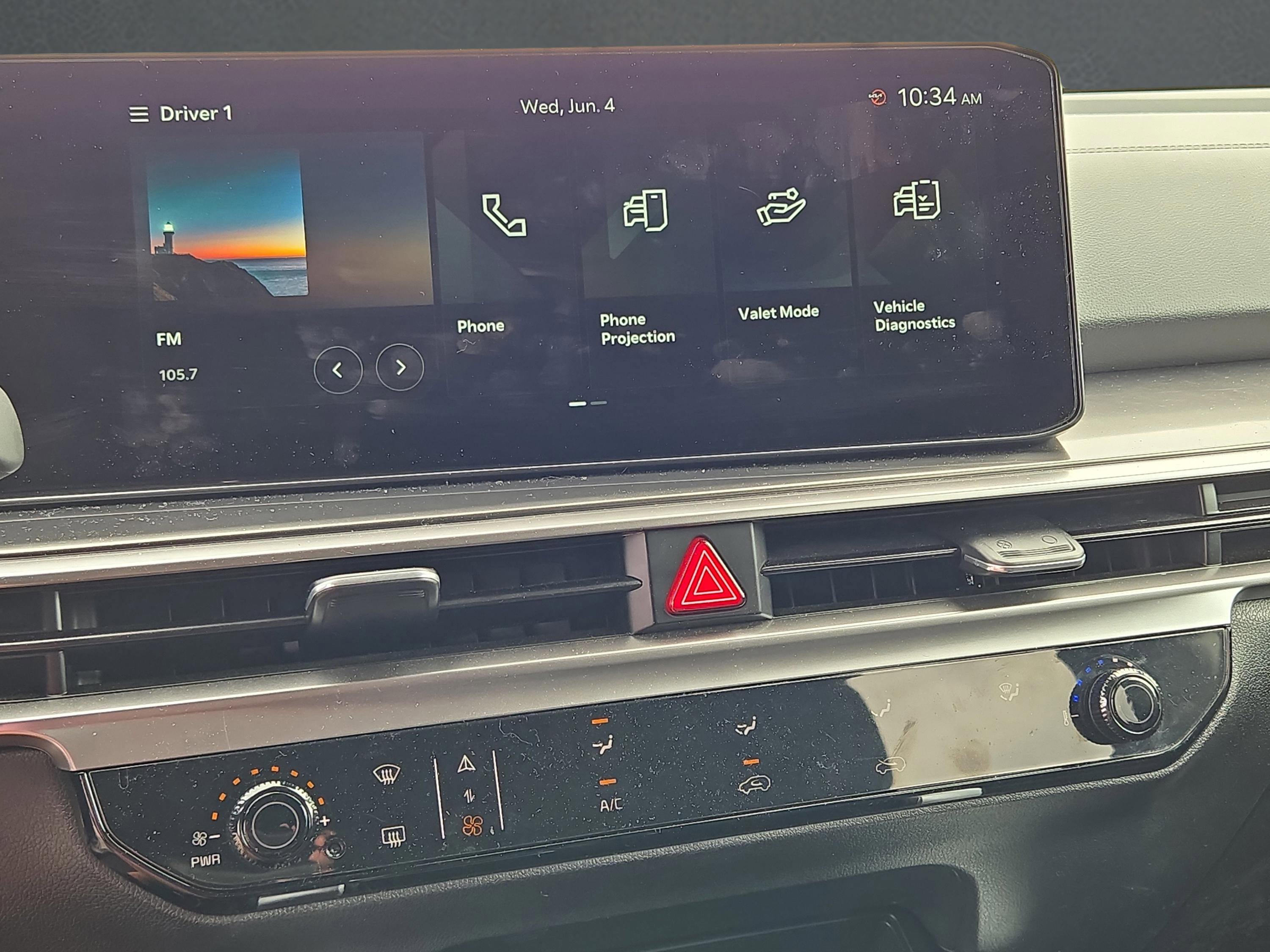 2025 Kia Sorento LX photo 17