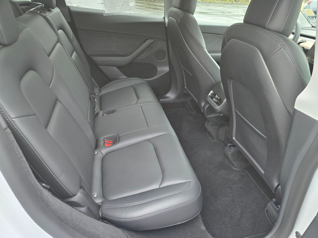 2023 Tesla Model Y Long Range photo 13