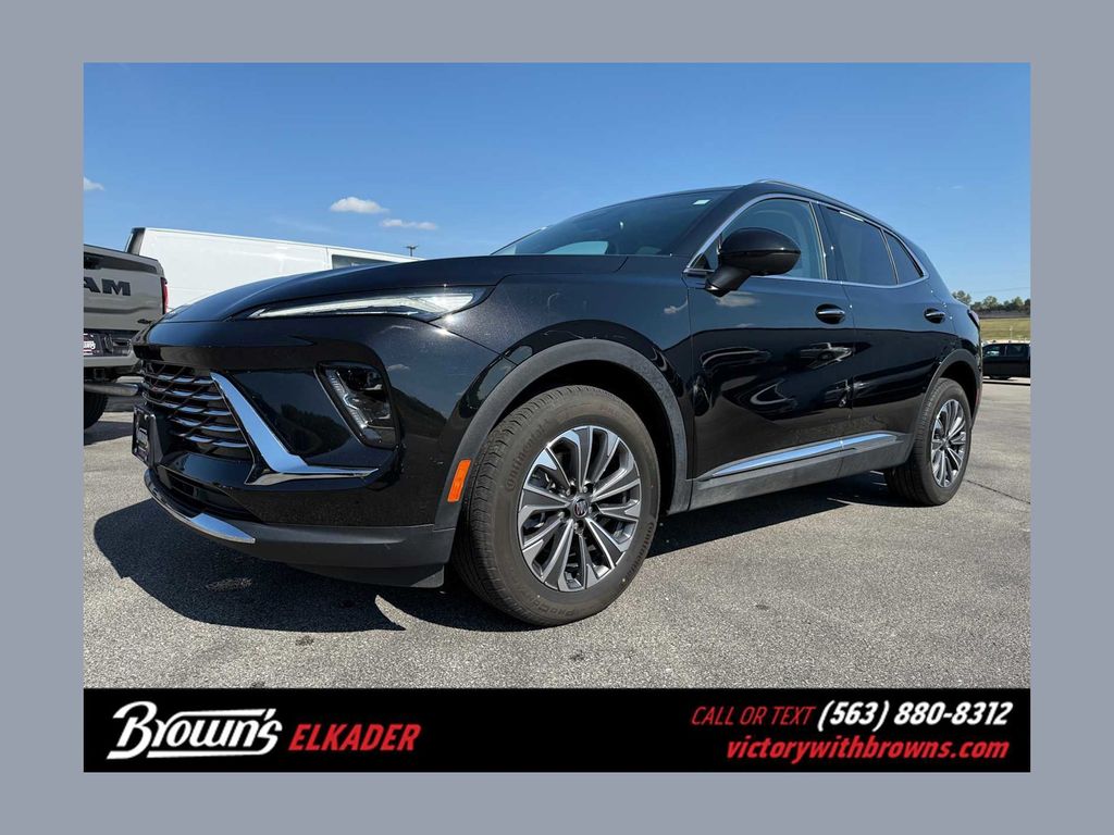 2025 Buick Envision Preferred's photo