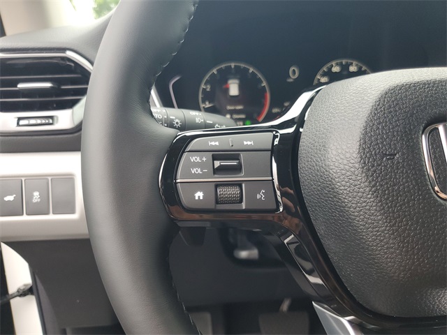 2025 Honda Pilot Touring photo 17