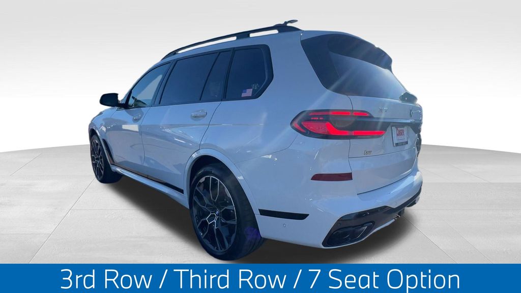2025 Bmw X7 M60i photo 2