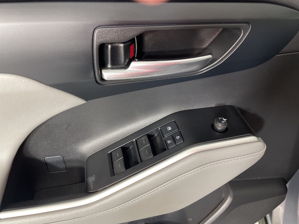 2021 Toyota Highlander XLE photo 15