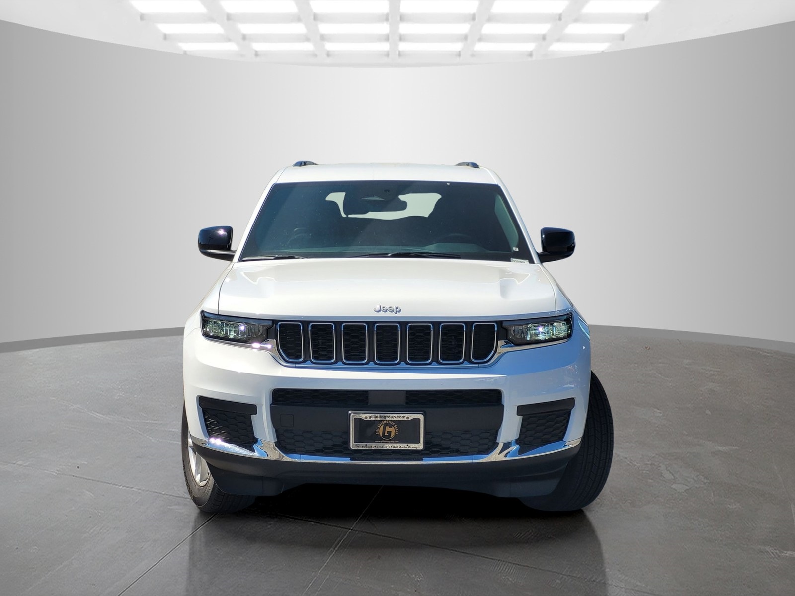 2025 Jeep Grand Cherokee Laredo photo 2