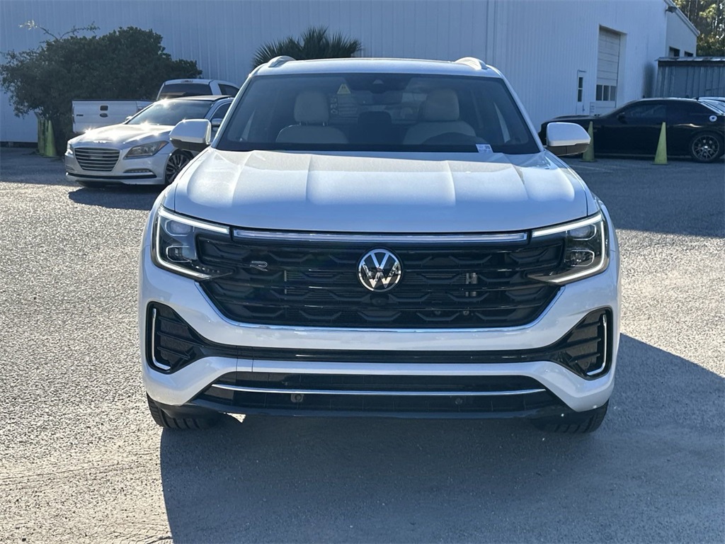 2025 Volkswagen Atlas Cross Sport SEL Premium R-Line photo 2