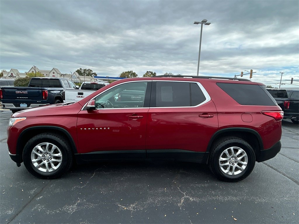 2021 Chevrolet Traverse Cloth photo 2