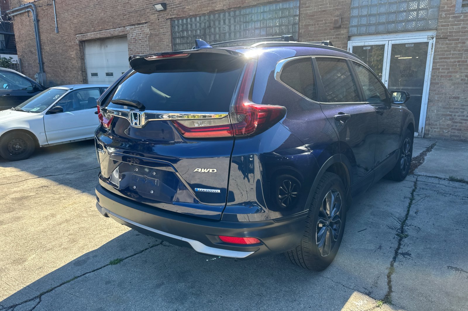 2021 Honda CR-V Hybrid EX photo 2