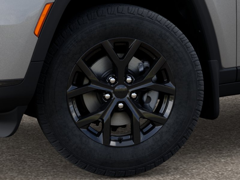 2025 Jeep Grand Cherokee Laredo Altitude photo 2