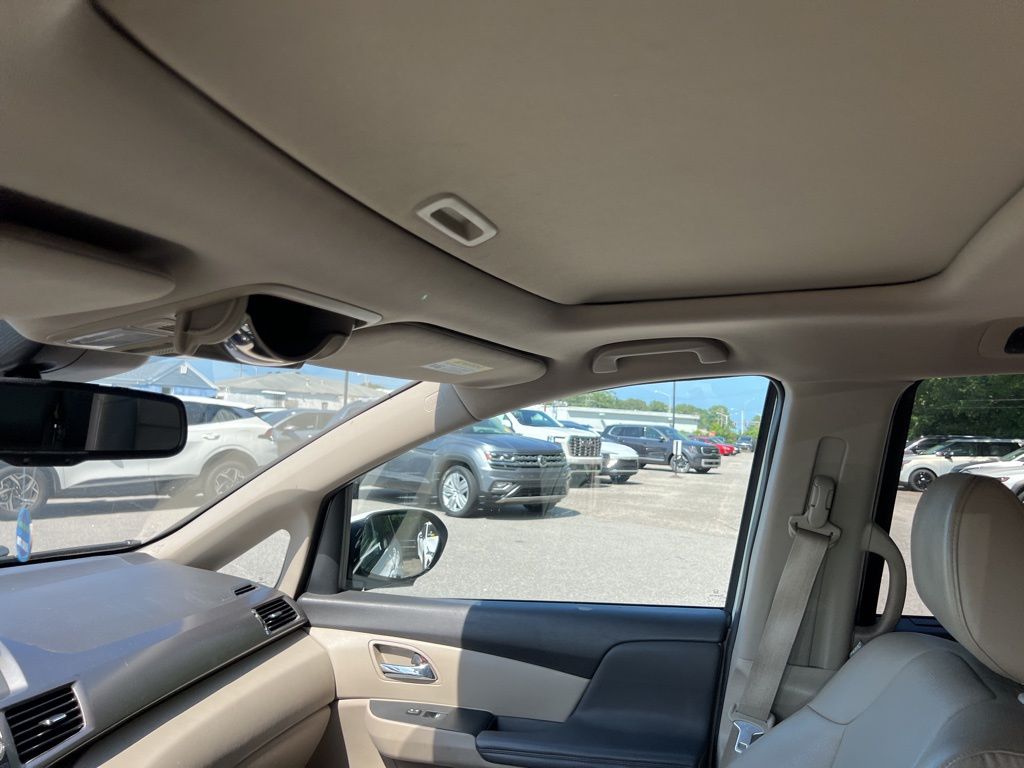2016 Honda Odyssey EX-L photo 16