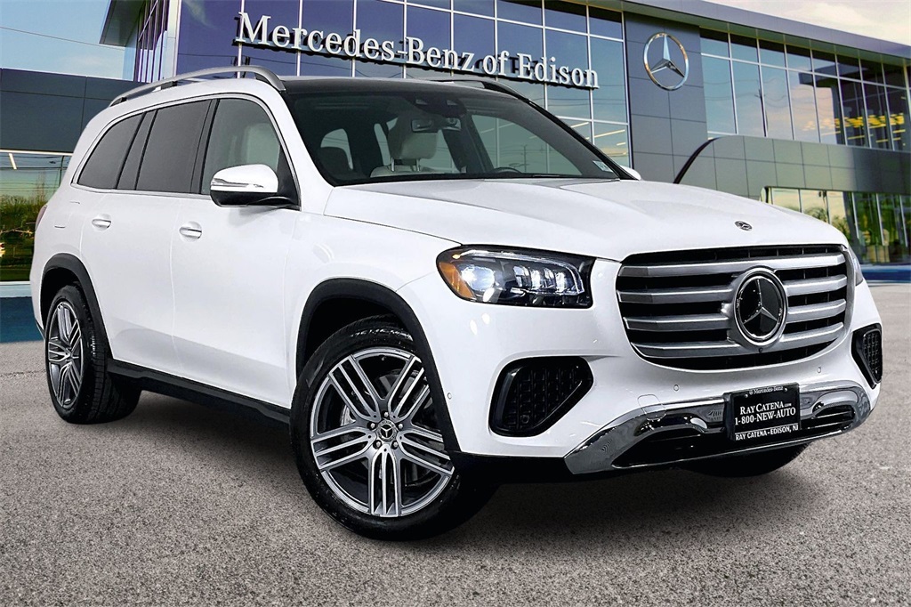 2025 Mercedes-Benz GLS Base's photo