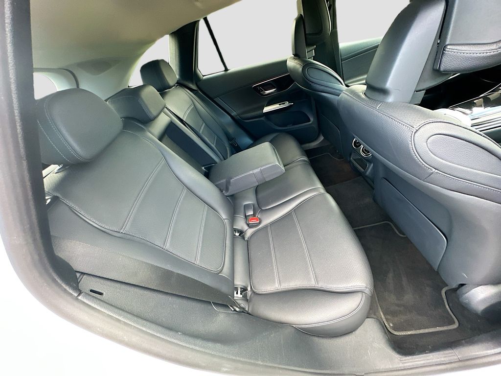 2024 Mercedes Benz GLC 300 photo 27