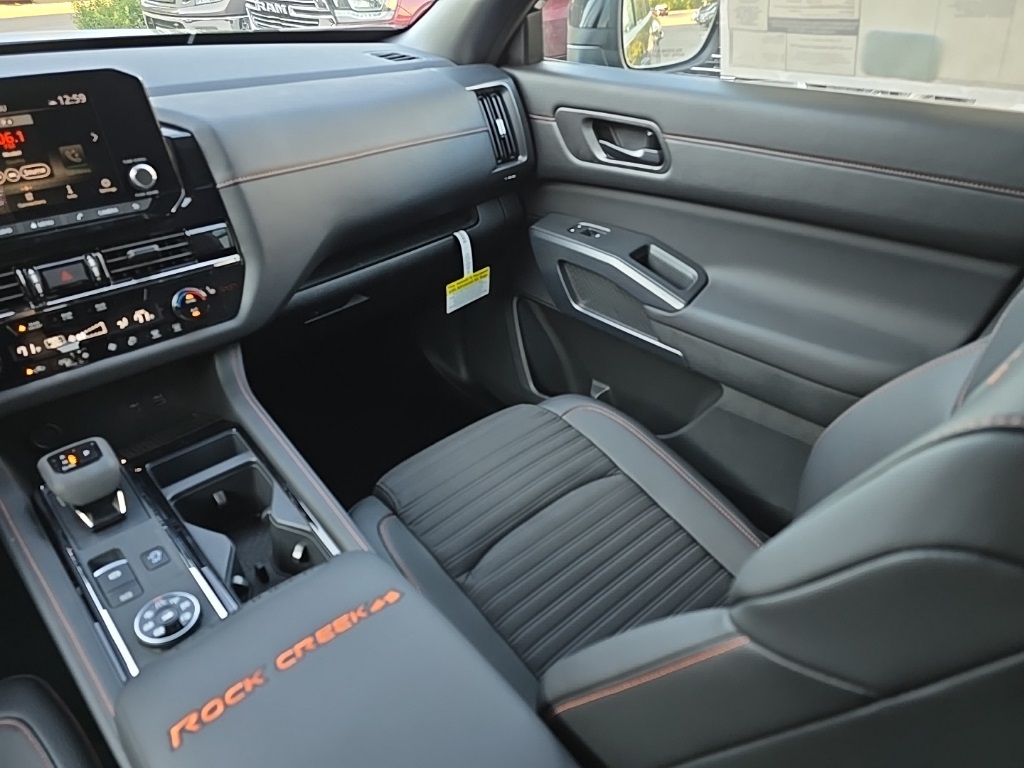 2025 Nissan Pathfinder Rock Creek photo 14
