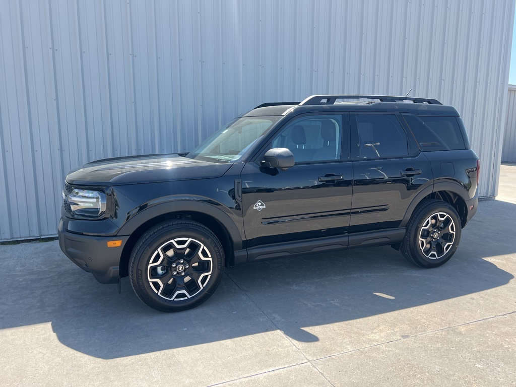 2025 Ford Bronco Sport Outer Banks photo 3