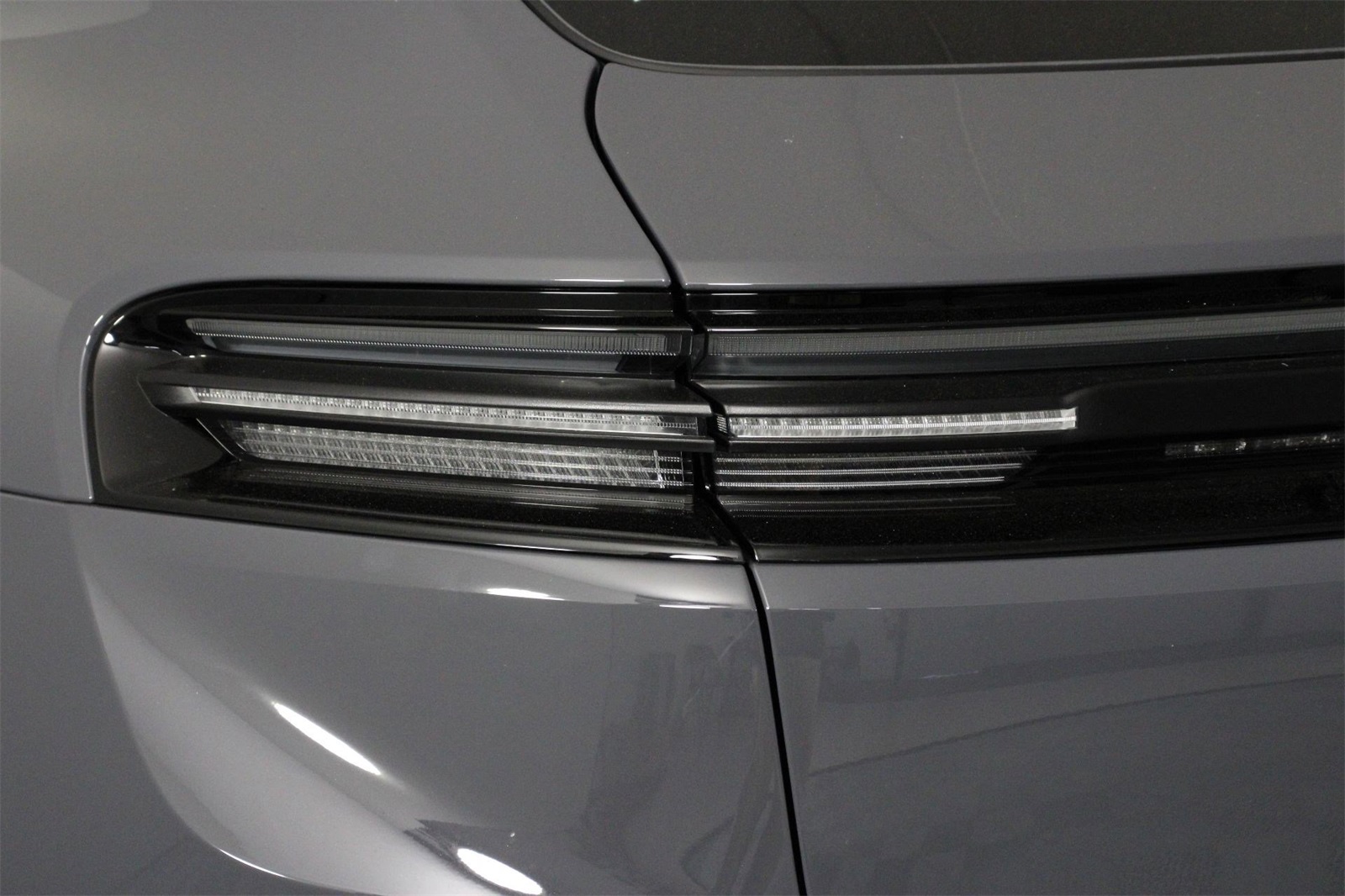 2025 Porsche Macan Electric photo 21