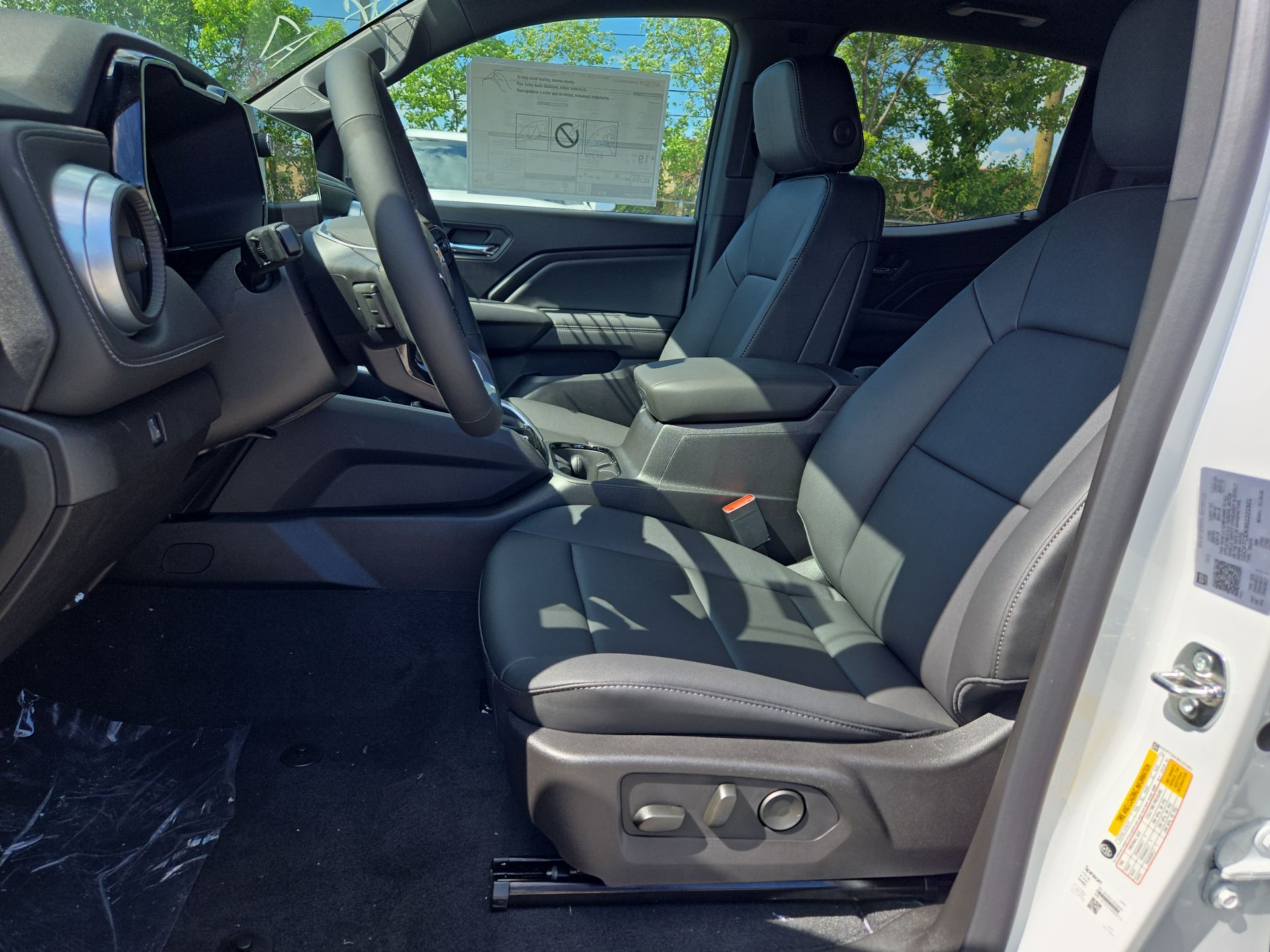 2025 Chevrolet Colorado Work Truck LT photo 24