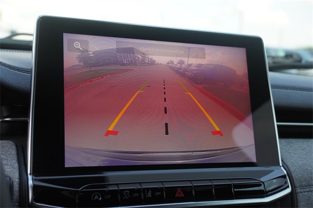 2023 Jeep Compass Latitude photo 22