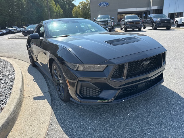 2025 Ford Mustang GT photo 2