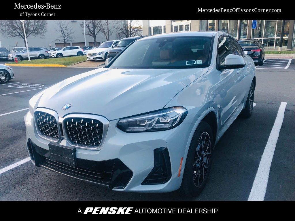 2022 BMW X4 30i's photo