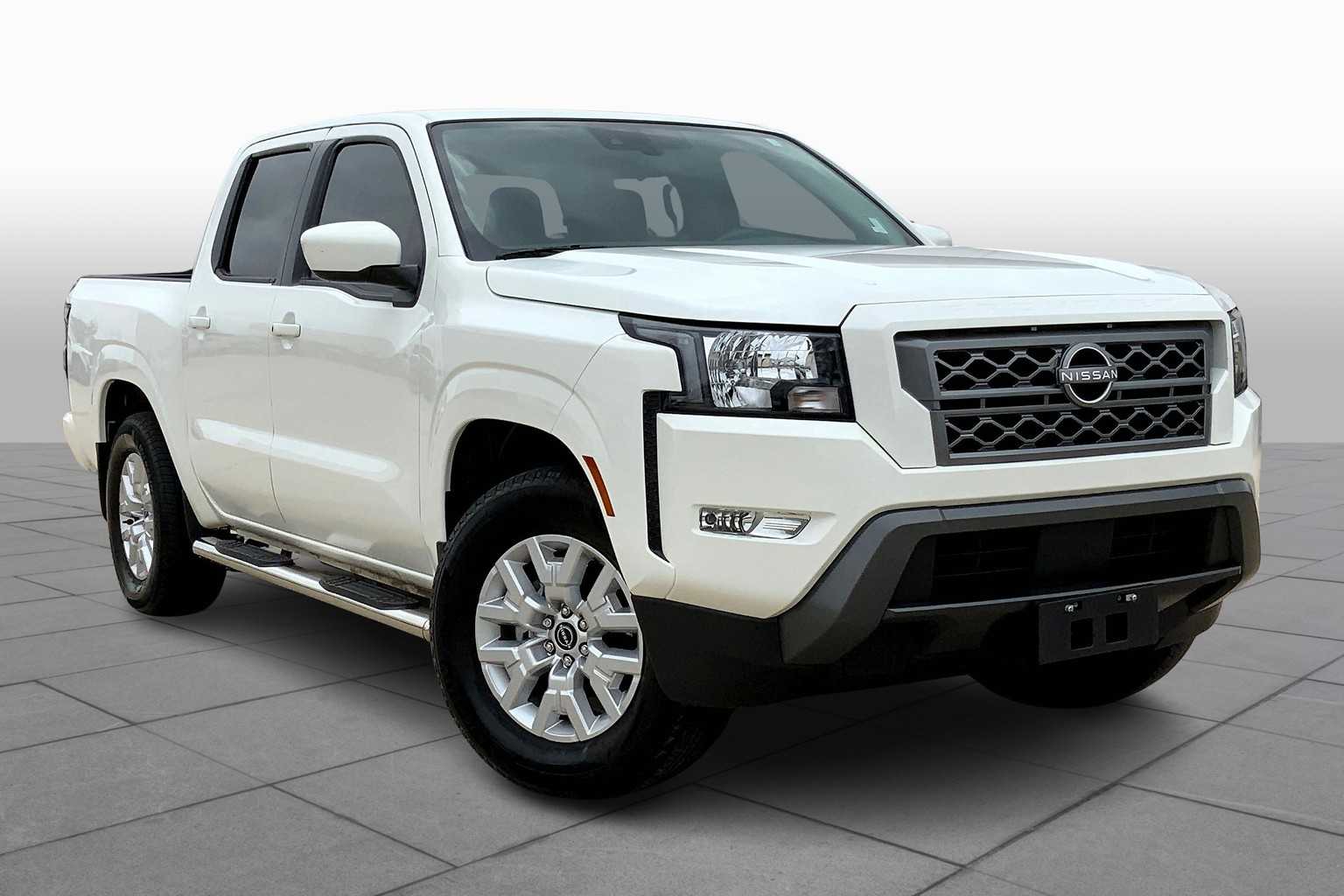 2024 Nissan Frontier SV photo 2