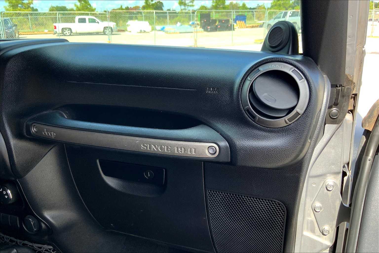 2014 Jeep Wrangler Sport photo 16