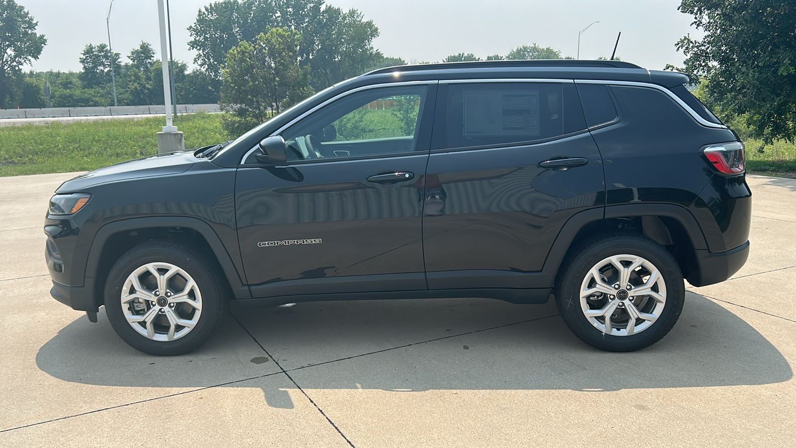 2025 Jeep Compass Latitude photo 6