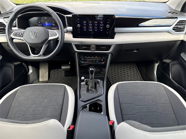 2025 Volkswagen Taos SE photo 19