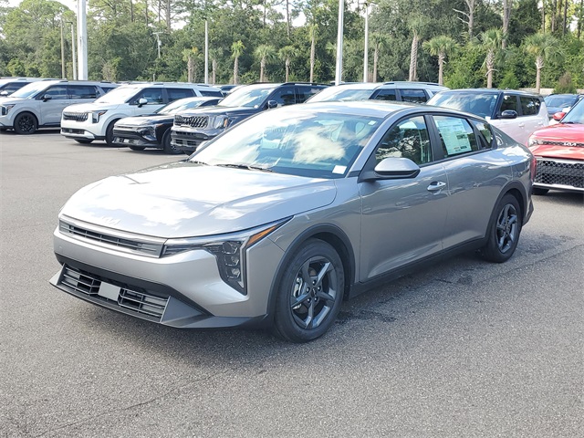 2025 Kia K4 LXS photo 3