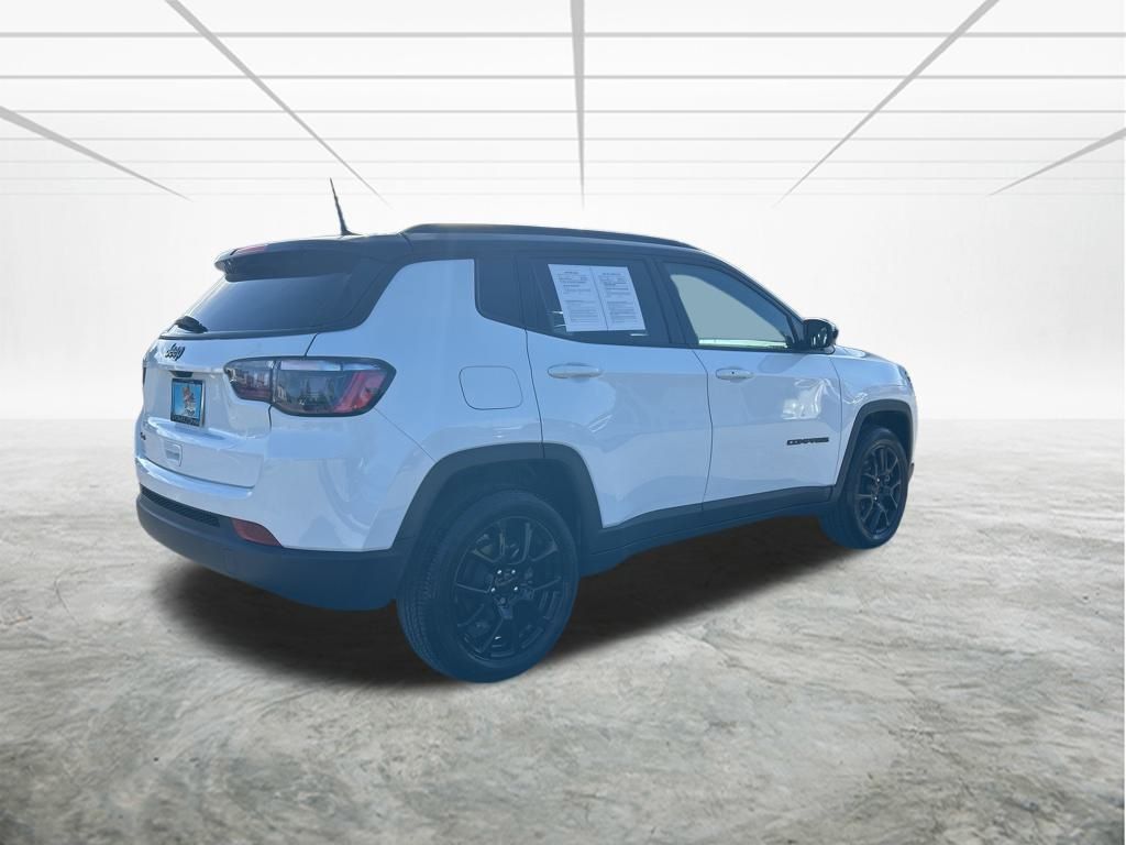 2023 Jeep Compass North Edition Latitude photo 4