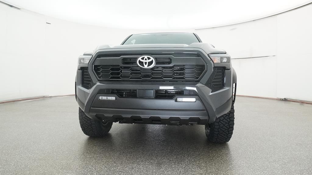 2025 Toyota Tacoma TRD Off-Road photo 3