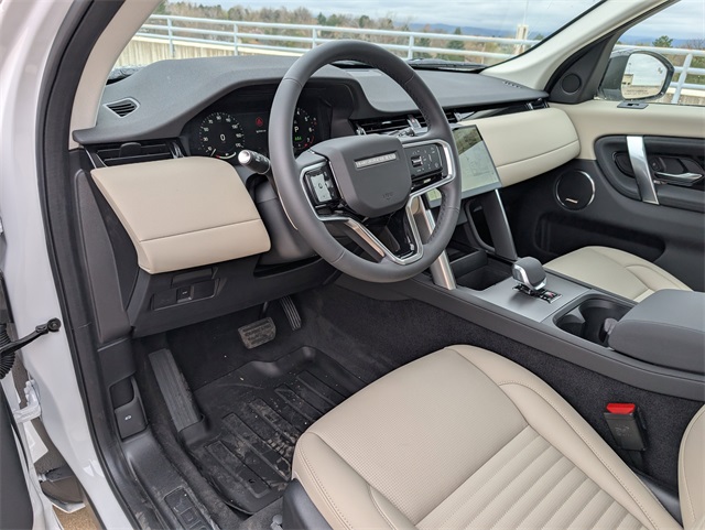 2025 Land Rover Discovery Sport S photo 8