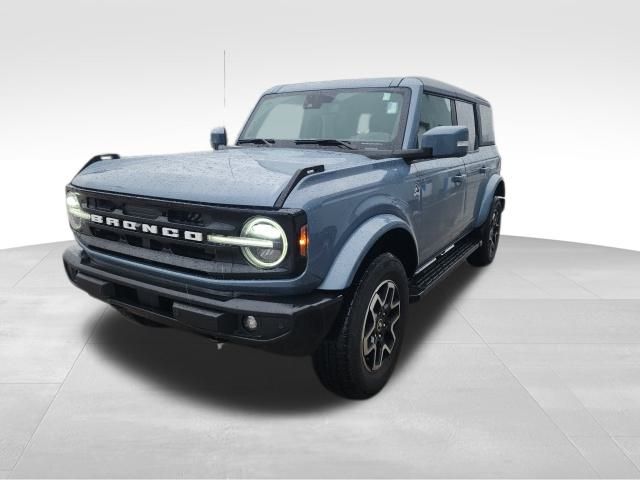 2023 Ford Bronco 4-Door Outer Banks's photo