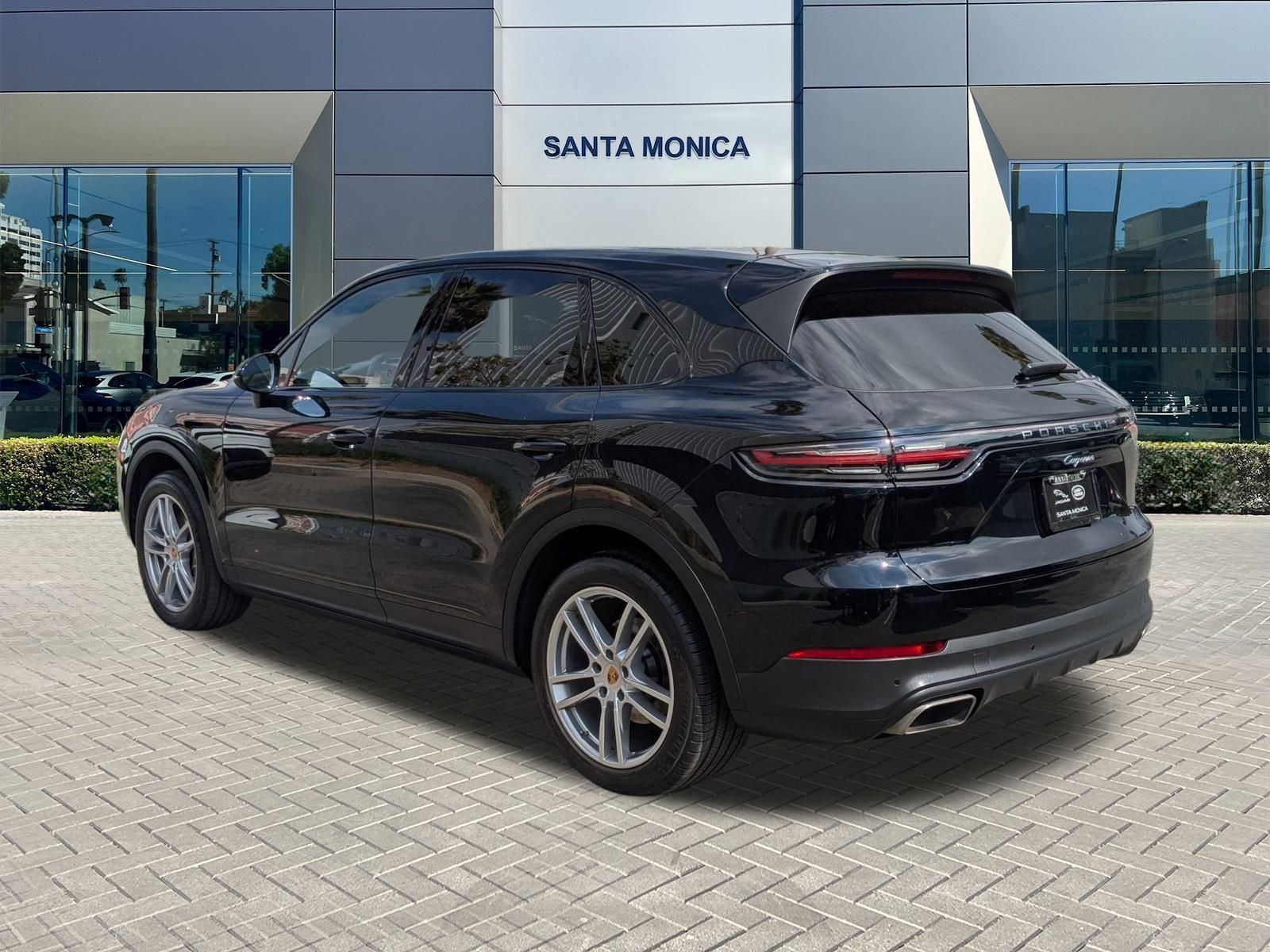 2023 Porsche Cayenne Platinum Edition photo 8