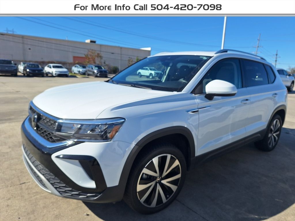 2024 Volkswagen Taos SE's photo