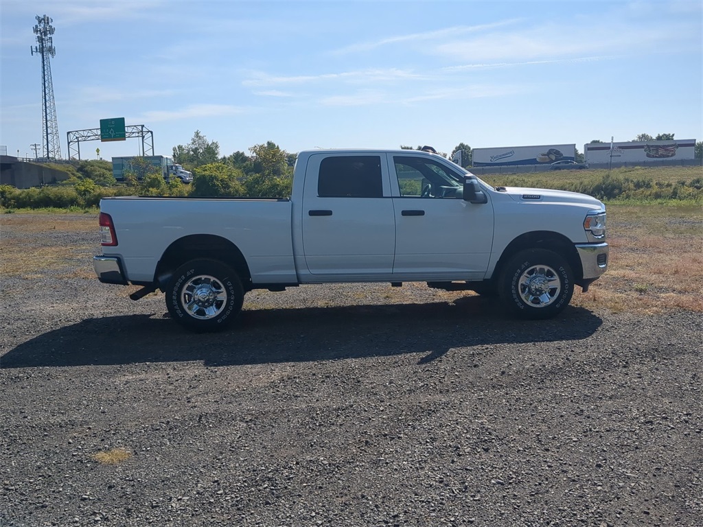 3C6UR5CJ4RG158558