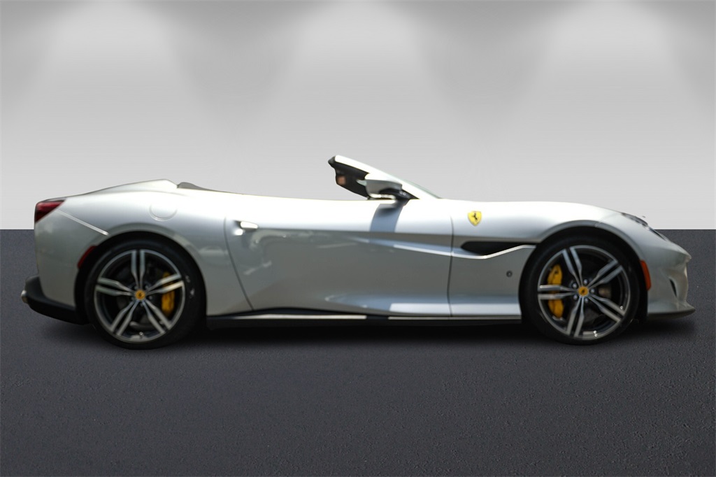 2019 Ferrari Portofino Base photo 2