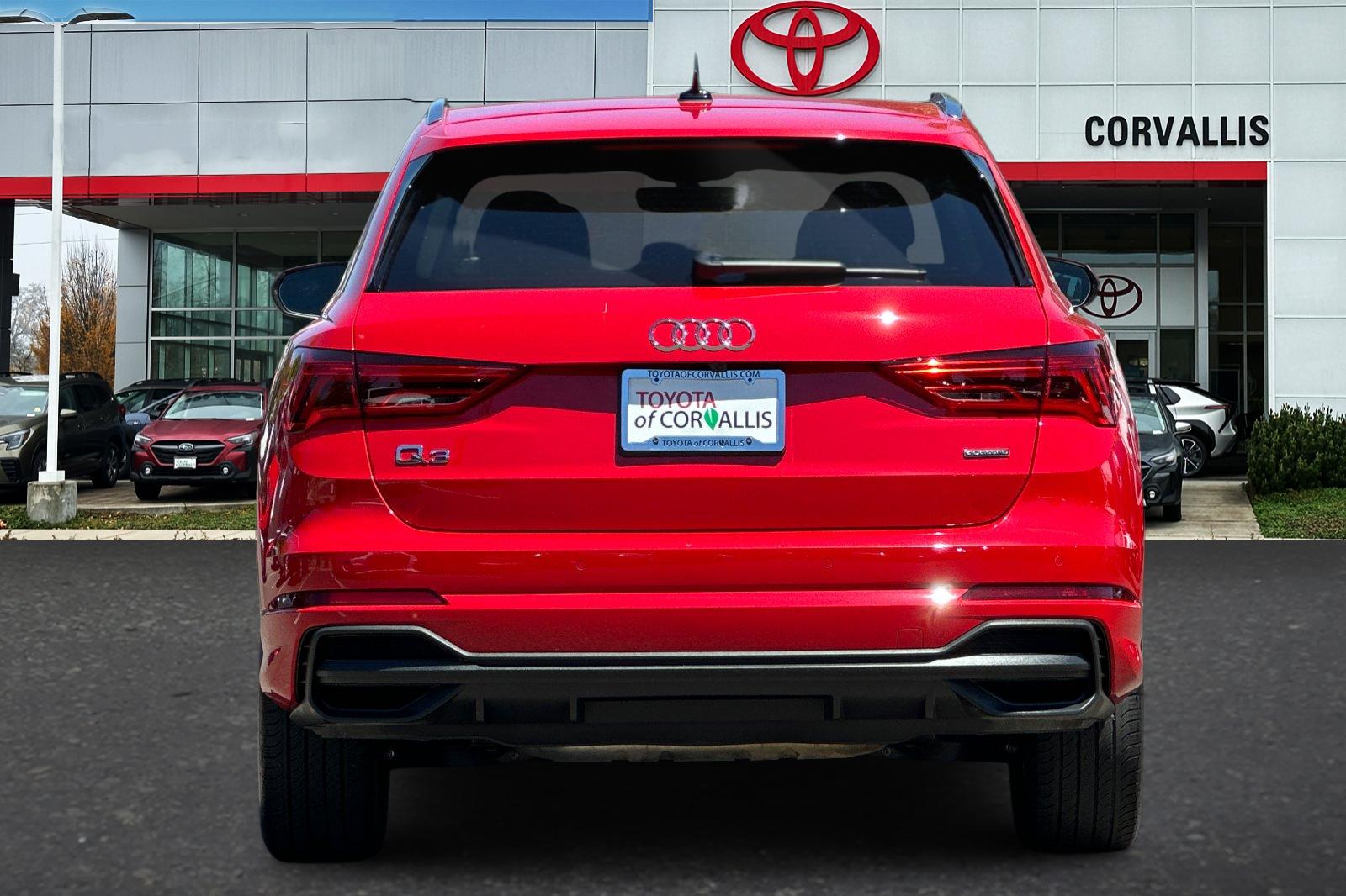 2024 Audi Q3 S line Premium photo 4