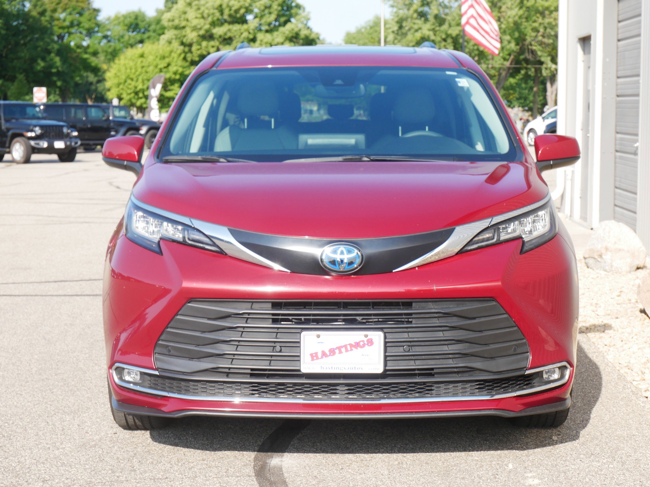2022 Toyota Sienna XLE photo 8