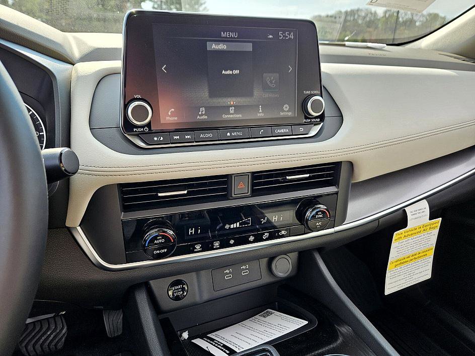 2025 Nissan Rogue SV photo 18
