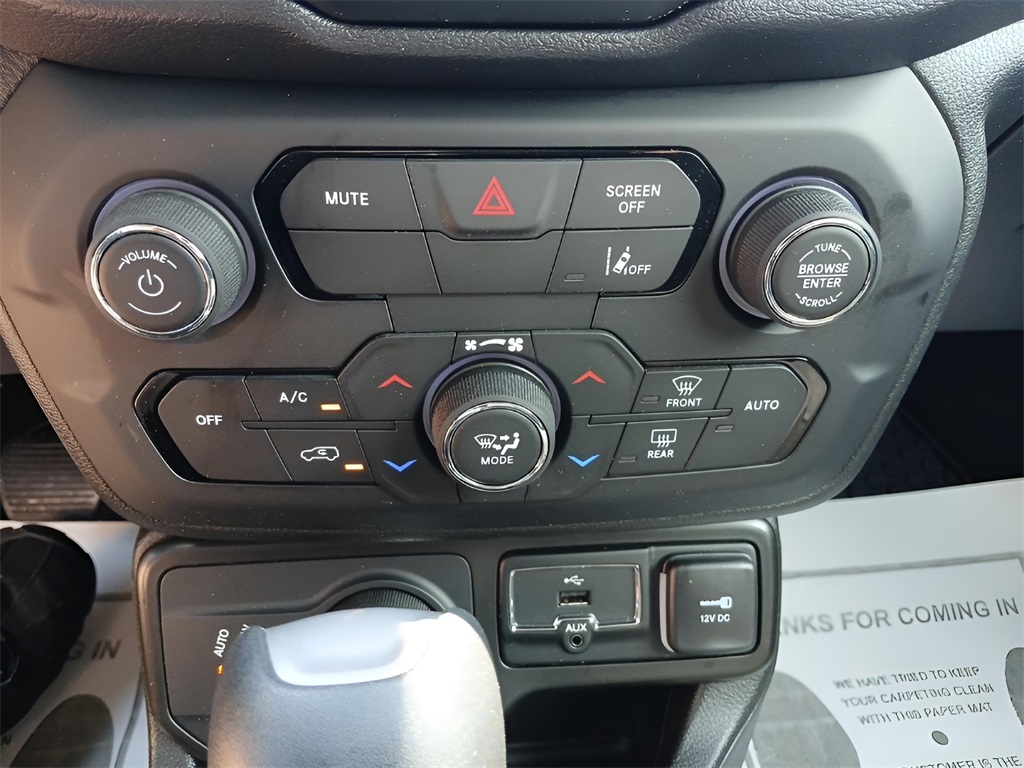 2022 Jeep Renegade Latitude photo 14